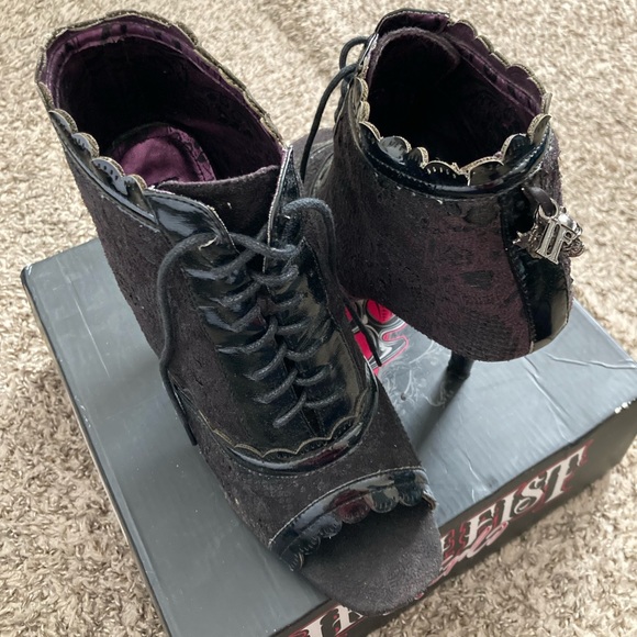 Booty call bootie heel, size 9 USA - Picture 2 of 3